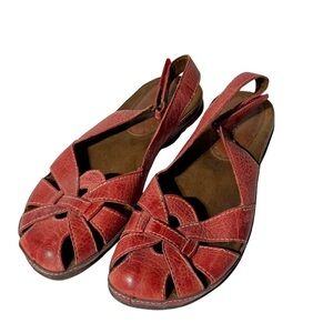 Bare Traps Dayla Red Leather Slingback Sandals‎ Size 7 Comfort Minimalist Casual